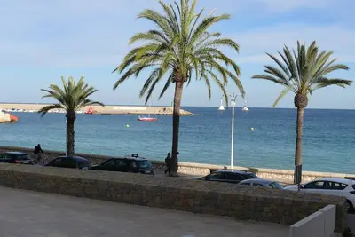 Image de maison familiale avec 2 étages, WiFi gratuit, vue panoramique