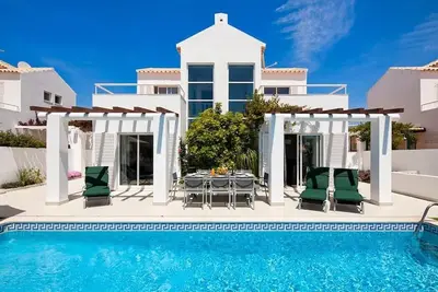 Image de Villa Manuel - villa de 4 chambres, à pied de la plage, des restaurants et un supermarché