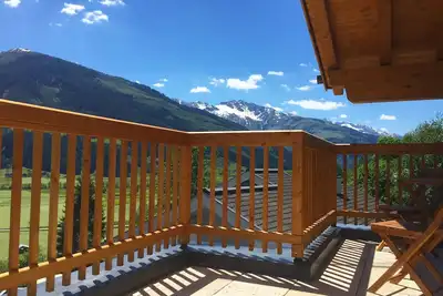 Image de Maison de vacances familiale de luxe, sauna privé et terrasse avec jacuzzi avec vue imprenable