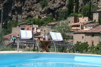 Image de Piscine privée, belle vue sur le paysage environnant