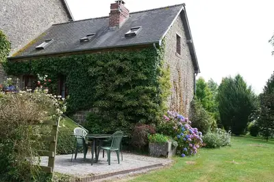 Image de Une petite maison de charme dans un cadre rural tranquille 4couchages2 chambres.
