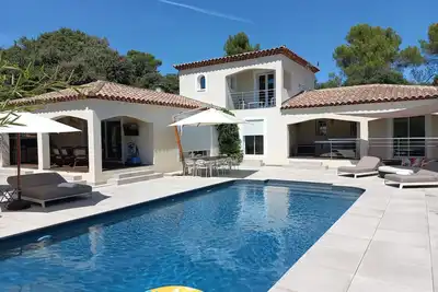 Image de Villa Aroja \n Tres Belle PROPRIÉTÉ  Prestations Haut De Gamme Piscine CHAUFFÉE