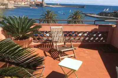 Image de Collioure maison front de mer Vue Exceptionnelle sur baie- terrasses-gara