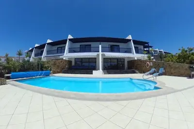 Image de Une merveilleuse villa de première ligne pour regarder les bateaux passer!