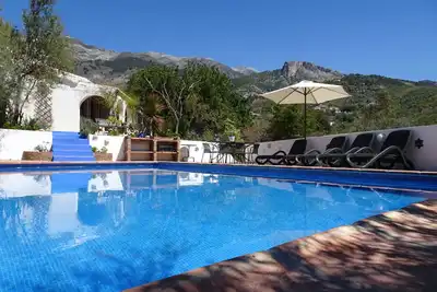 vue sur la montagne étonnante: villa rurale privée en Andalousie avec sa propre piscine. 6 personnes