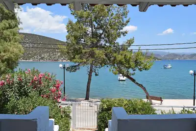 Image de Maison avec jardin au bord de la mer avec une vue magnifique (autorisé par Gnto)