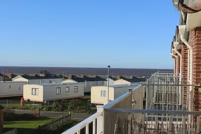 Image de Propriété de 3 chambres, 2 salles de bains. Balcon avec vue mer basé à Hunstanton.