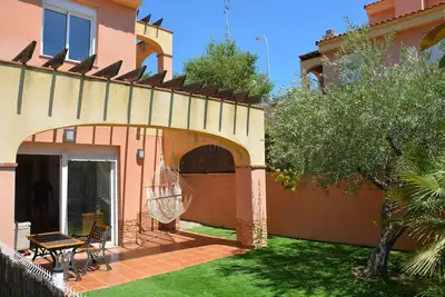 Maison de ville avec jardin privé et piscine commune à Casalot, Miami Playa