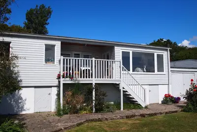 Image de Plage emplacement avant, Animaux acceptés, plein de charachter, jardin privé, vue sur la mer