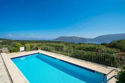 Image de privé 3 chambres 3 salles de bain villa climatisée Villa Cypress de luxe près de Fiscardo