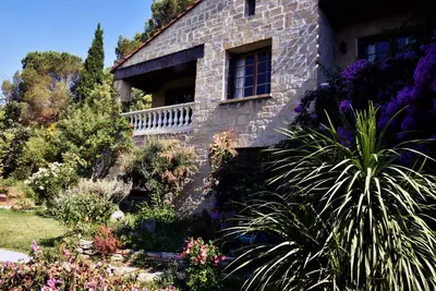 Image de Grand apppartement dans villa - jolie vue sur la Cité Médiévale.