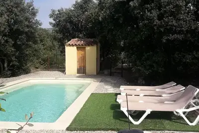 Image de Villa avec piscine au pied du Mont Ventoux