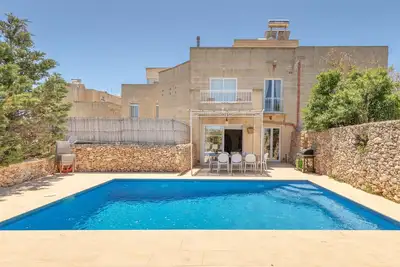 Image de Ferme avec piscines et vues