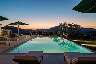 Image de Villa de luxe avec piscine chauffée à quelques pas du Golfe de Marinella et de Porto Rotondo -. . .