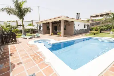 Image de Nerja: Villa With Private Living Climate With Jacuzzis, In Nerja (Malaga)