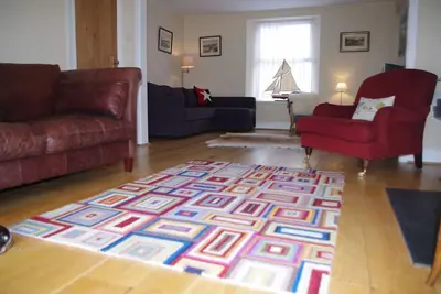 Image de Tenby maison de vacances avec parking, terrasse, et d'un sauna dans un endroit calme