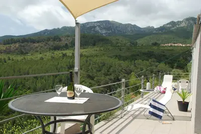 Image de Casa Alados- modern Apnt within VillaSuala + amazing views in lovely location.