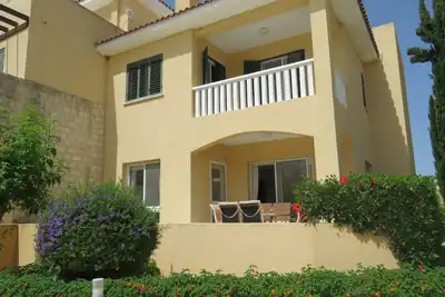 Image de Villa de trois chambres dans un complexe populaire avec A / C et WiFi inclus