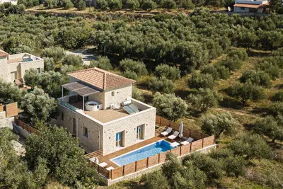 Image de Villa Vera - Villa 3 chambres, 3 salles de bain, avec piscine chauffée et jacuzzi en plein air
