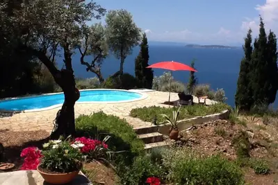 Image de Villa Thalia, piscine privée, située entre Palio Klima et Glossa, Skopelos