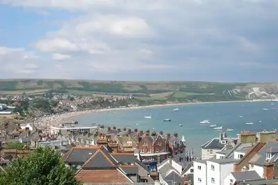 Image de Stunning sea view apartment with parking. Couples, families & beach 2-Min. walk.