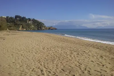 Image de Impressionnante maison indépendante, vues spectaculaires, 50 m de plage intacte