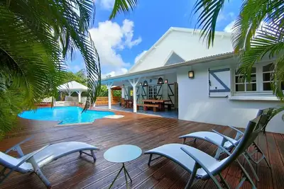 Image de Grande villa familiale, 4 chambres + 5ème en sus, piscine et accès plage à pieds