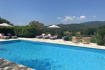Image de Superbe villa avec piscine située dans les magnifiques vignobles de Provence