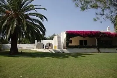 Image de Villa de luxe à Carvoeiro avec piscine chauffée, fantastiques vues sur la mer et grand jardin