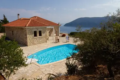 Image de Liladi Pierre Villa avec piscine privée.