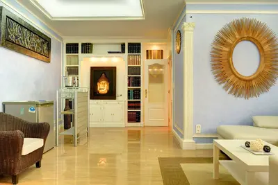 Image de Centric, luxurius, réformé et grand appartement
