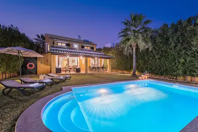 Image de Belle villa avec piscine, climatisation et Wifi. Calme et proche de la mer
