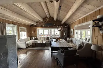 Image de Chalet de luxe avec vue panoramique sur le parcours de golf.