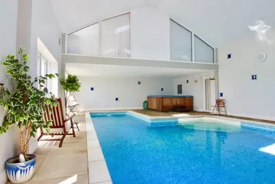 Image de Luxury barn conversion with heated indoor pool and hot tub