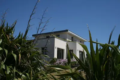 Image de KerPoulhan - Grande maison contemporaine avec jardin, vue sur mer