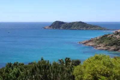 Image de Vue magnifique, calme. Wonderful view, quiet, walking distance to sea 7 mns