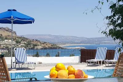 Image de Villa avec piscine privée, belle vue sur la mer, à 2 minutes à pied de la plage