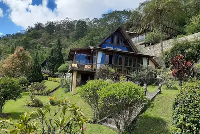 Image de Chalet de luxe au bord des lacs et des montagnes de Bali