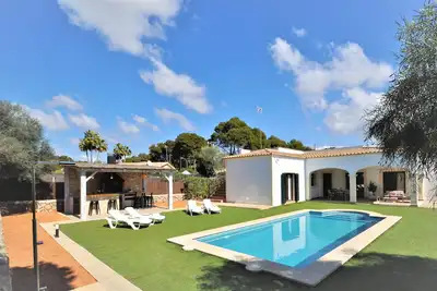 Image de Villa Monica- Maison en pierre à Cala Pi pour 8 personnes, 3 chambres, Tv par satellite, piscine privée et barbecue -68800- - WiFi gratuit