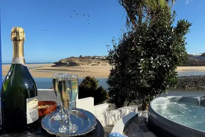 Image de Stunning Beach House on  St. Ives Bay, former studio of artist John Miller.