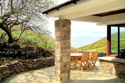 Image de Maison confortable avec vue superbe sur la mer et la montagne