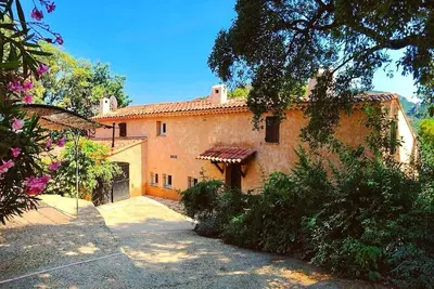 Image de Entre Cannes et Fréjus (Parc de l’Esterel) Villa de standing 220 m² 12 personnes