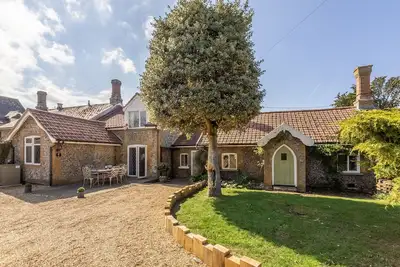 Image de Toad Hall est une école de village convertie et est pleine de caractère