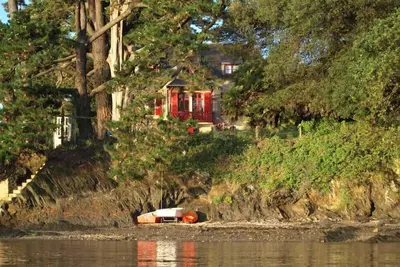 Image de Maison de caractère les pieds dans l'eau-parc arboré-accès direct mer-