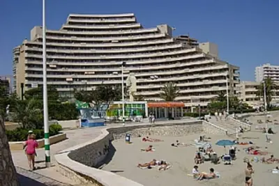 Image de Voramar Beach Front 1 chambre 4 personnes, 3 piscines privées. Magnifisent vue sur la mer
