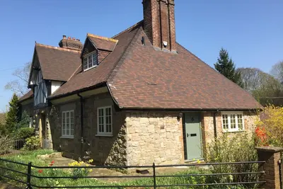 Image de Luxe 5 chambres (8 couchages), chalet en pierre de 1875, entièrement rénové avec bain à remous