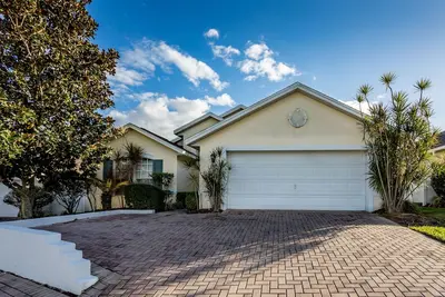 Image de Belle villa de 4 chambres et 3 salles de bain orientée plein sud et accessible aux handicapés