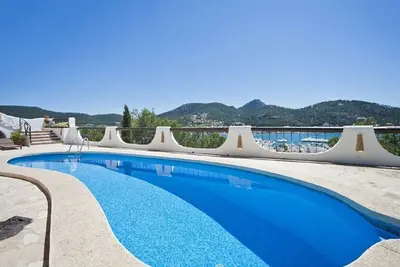 Image de Villa Prestige vue mer spectaculaire / Puertoueblo \"Pti Saint tropez\"