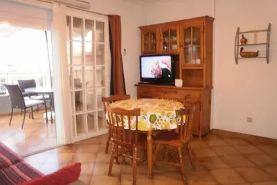 Image de 100 mètres plage appartement. Wifi. A / A. Télévision par satellite. Aucun véhicule est nécessaire