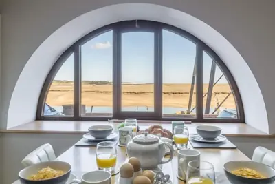 Image de 16 La retraite romantique de Granary située en plein cœur de Wells avec une vue imprenable sur le port